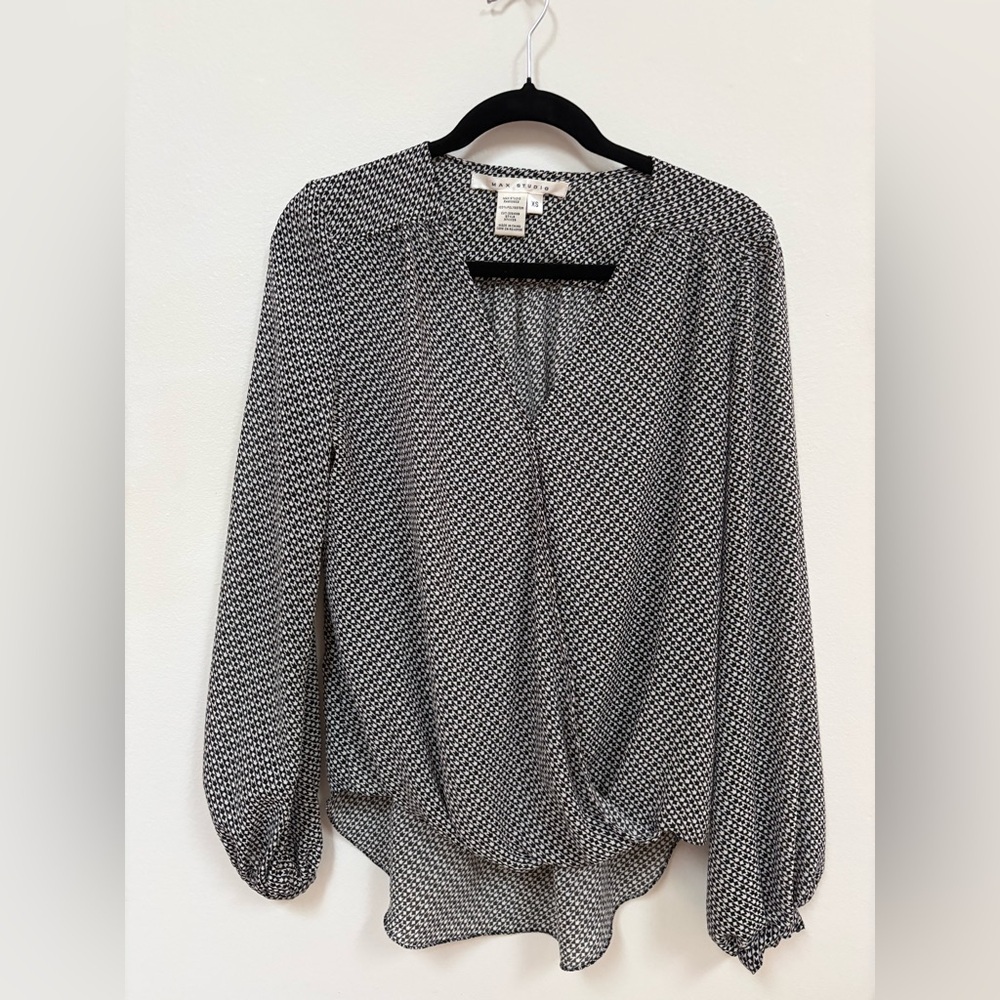 Black and white patterned blouse, size XS